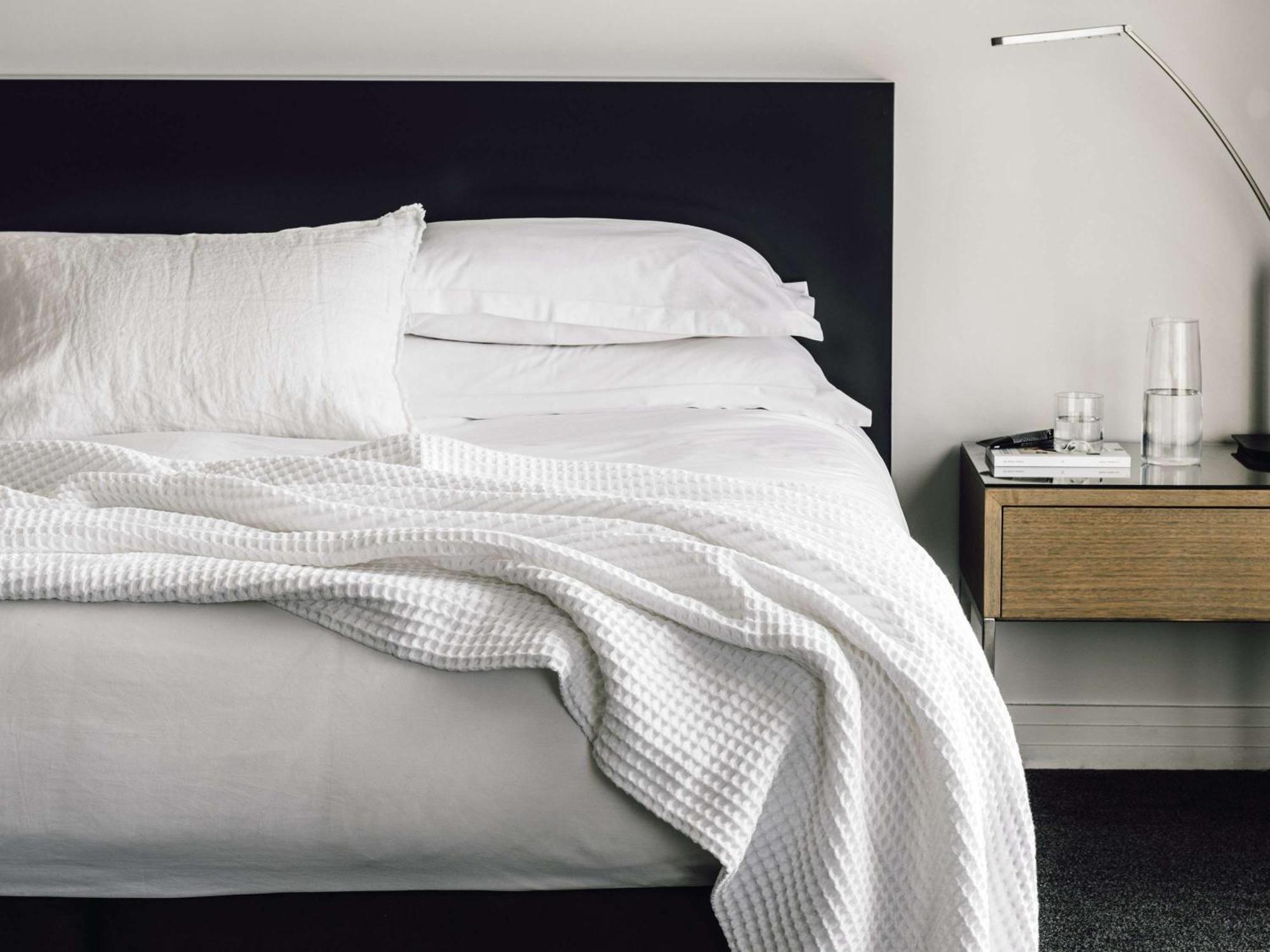 The Como Melbourne Exterior foto Waffle pique bed linen