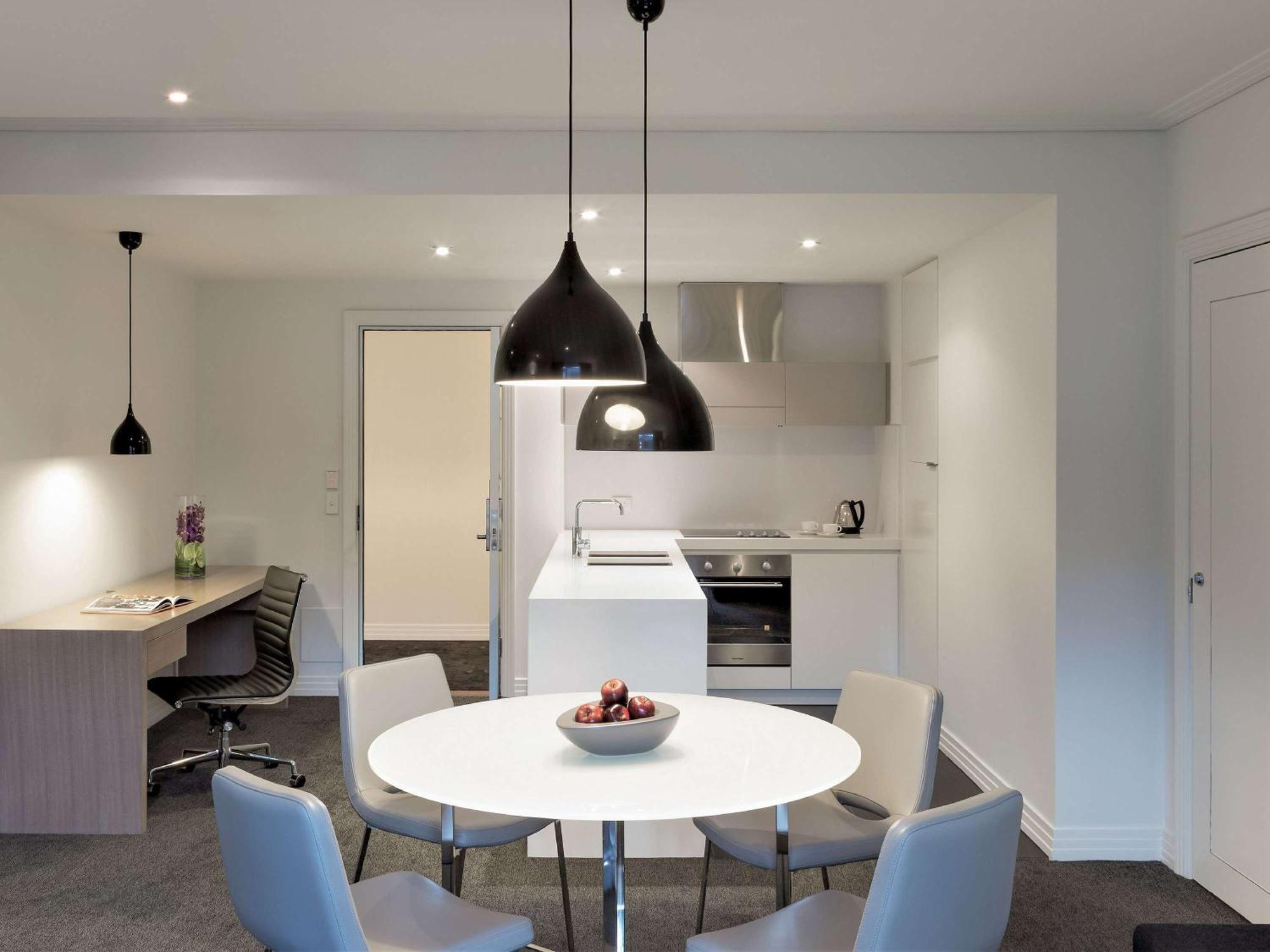 The Como Melbourne Exterior foto A kitchen in a serviced apartment