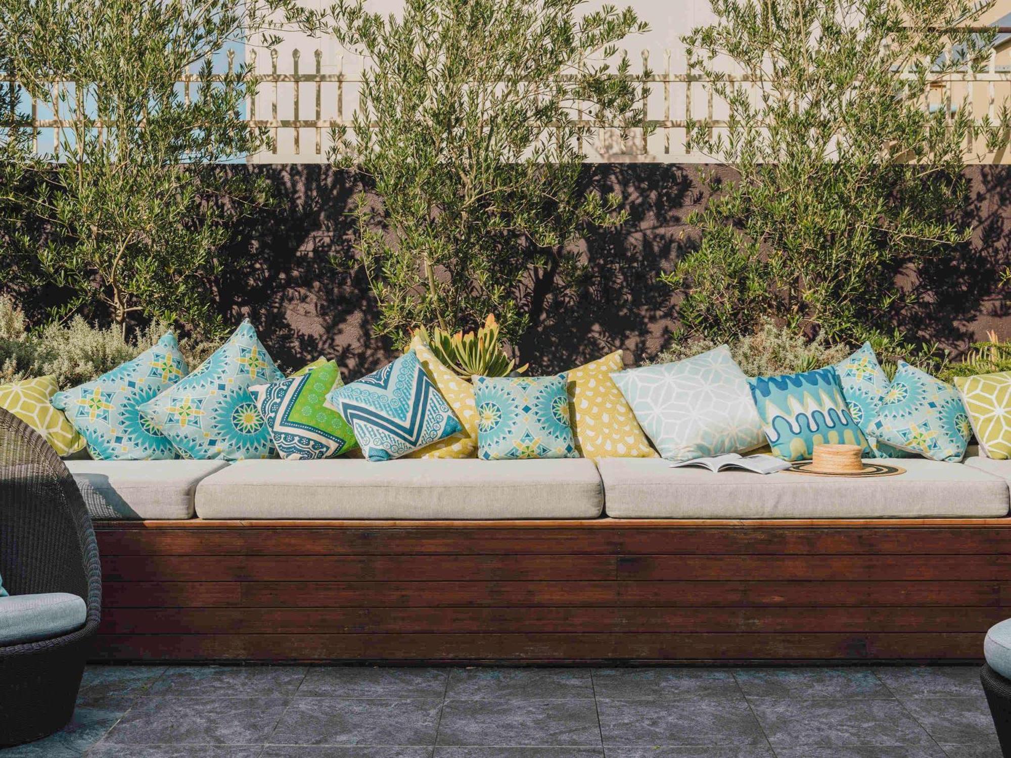 The Como Melbourne Exterior foto Outdoor furniture