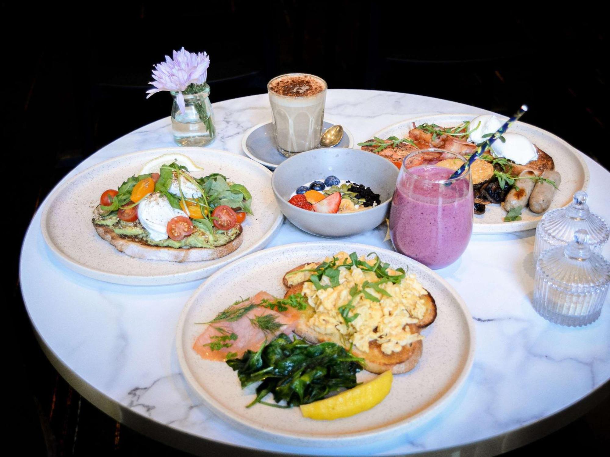 The Como Melbourne Exterior foto Breakfast at the restaurant